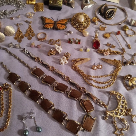 Vintage Jewelry Lot - Picture 8 of 12